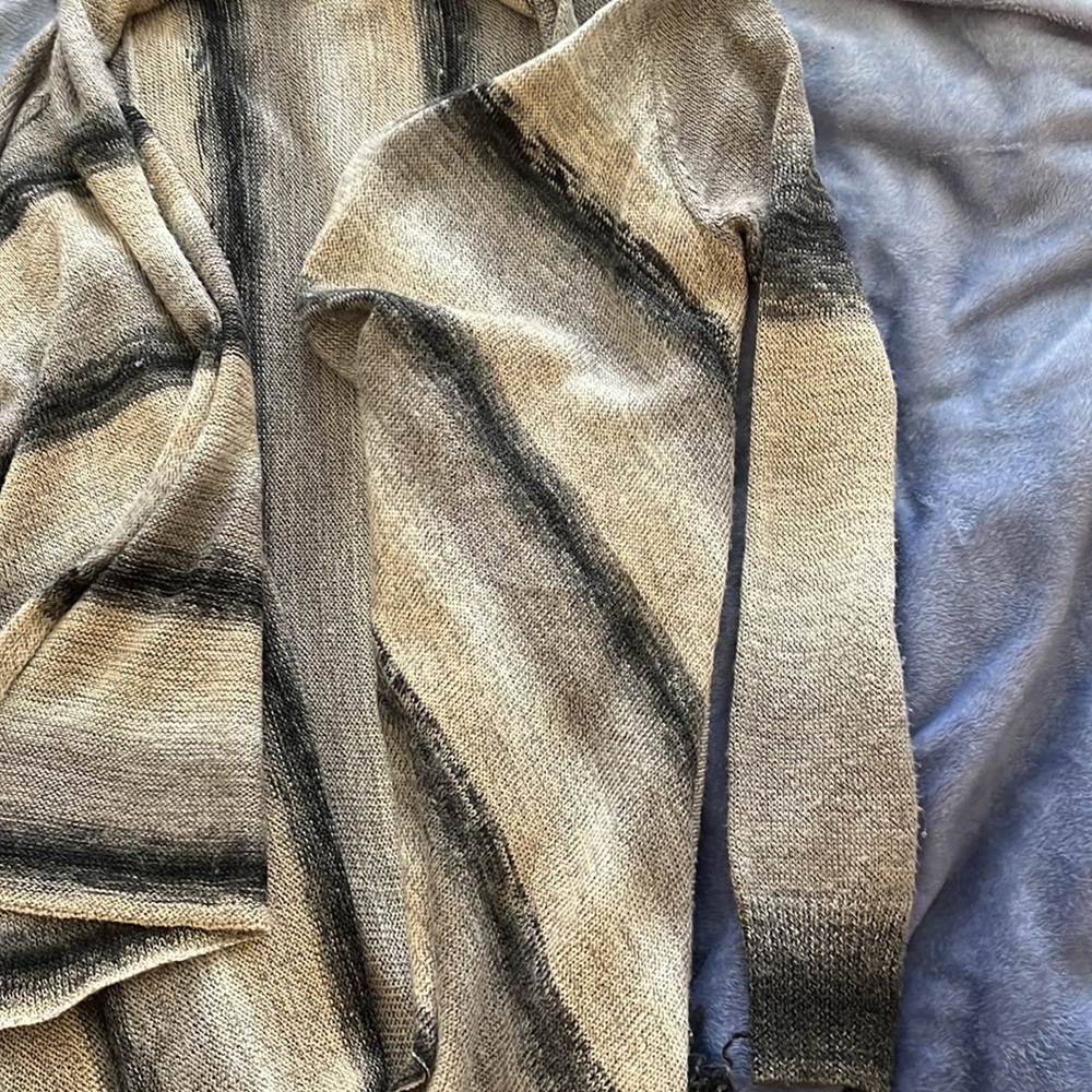 Maurice’s neutral colored cardigan size M - Picture 3 of 4